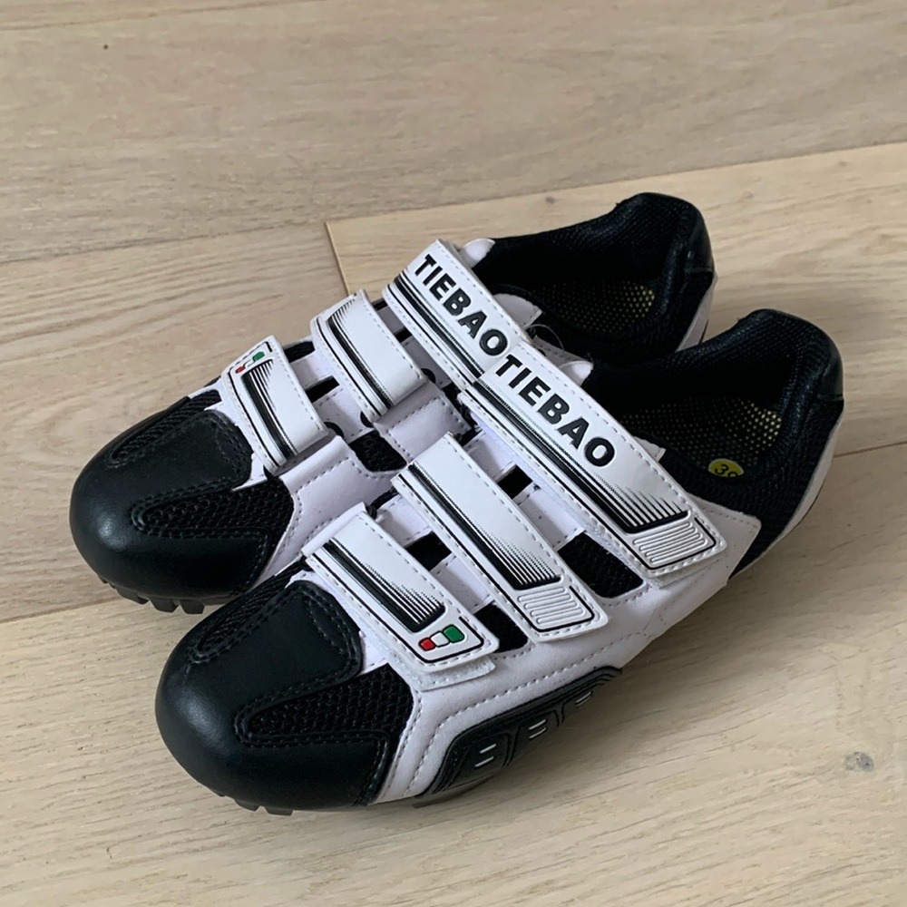 Women’s cycling shoes